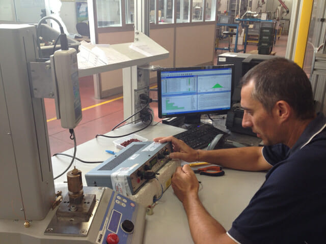 A photo of LMPsrl using the Synergy 3000 SPC Software to reduce scrap. A photo of LMPsrl using the Synergy 3000 SPC Software to reduce scrap.